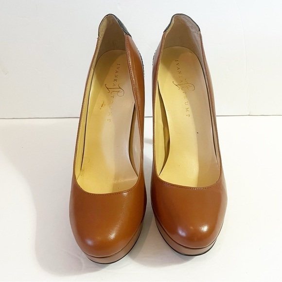 Ivanka Trump Tuxedo Style Stiletto Heel Sz 9.5 Black Tan Patent Leather Formal - Picture 2 of 9